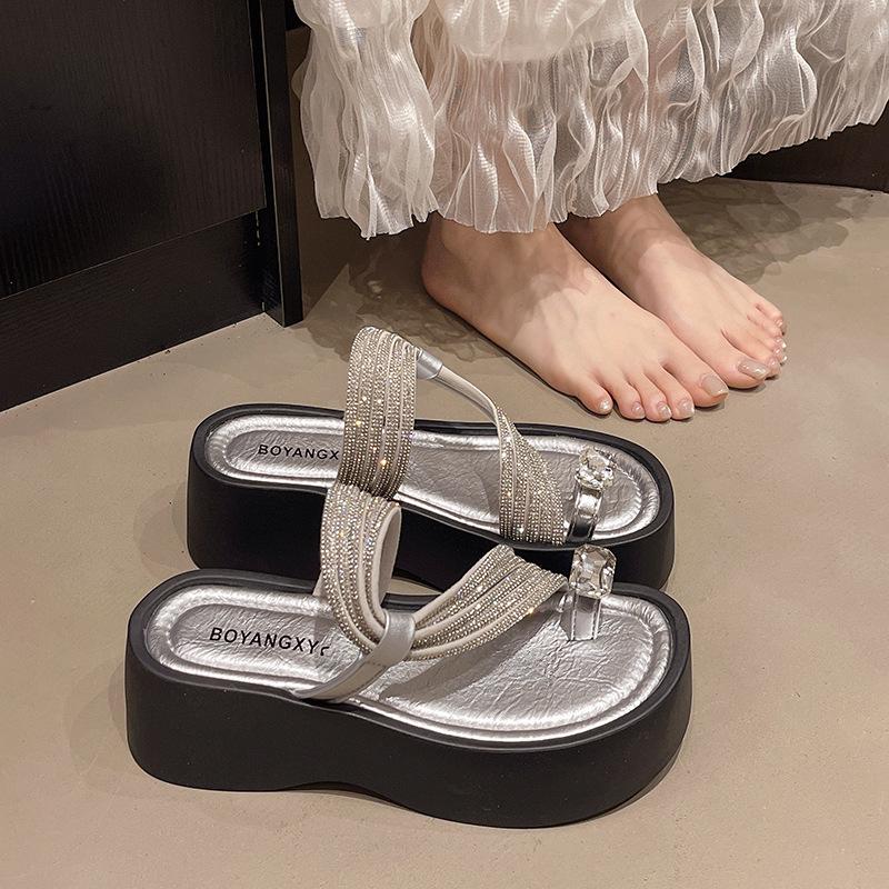 Thick-bottomed versatile heightening beach slippers summer new fashion outer wear rhinestone cover toe muffin bottom slippers women