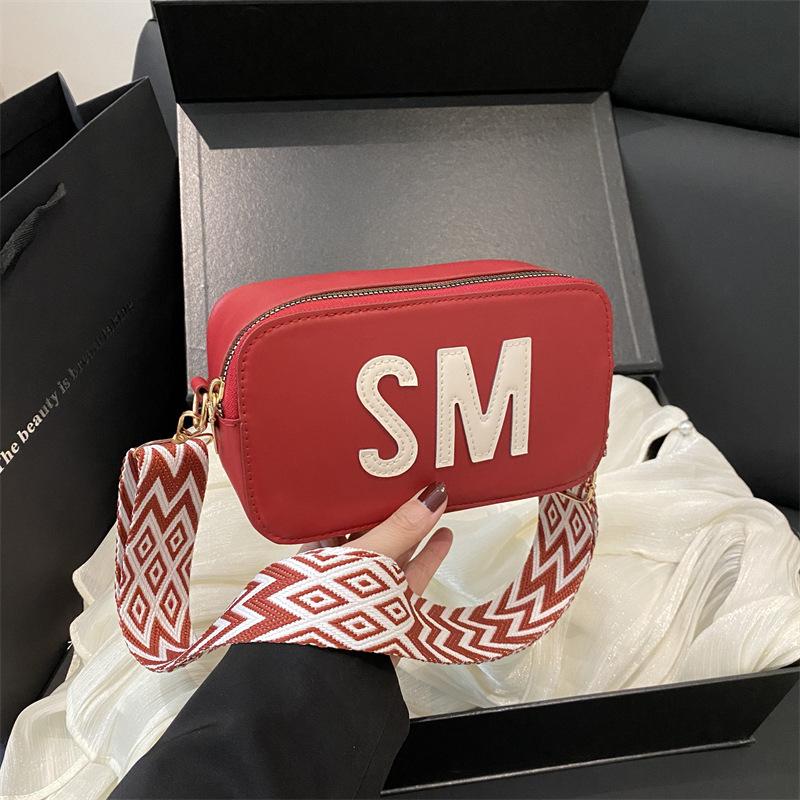 Spring casual women's small square bag 2025 new camera bag female crossbody ins popular shoulder small bag this year