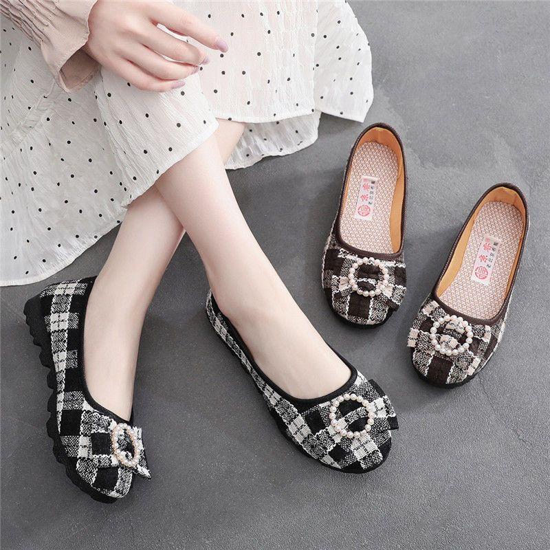 Spring and Summer Women's Cloth Shoes Singles Shoes Flat Bottomed Mom Shoes Soft Sole for One Foot