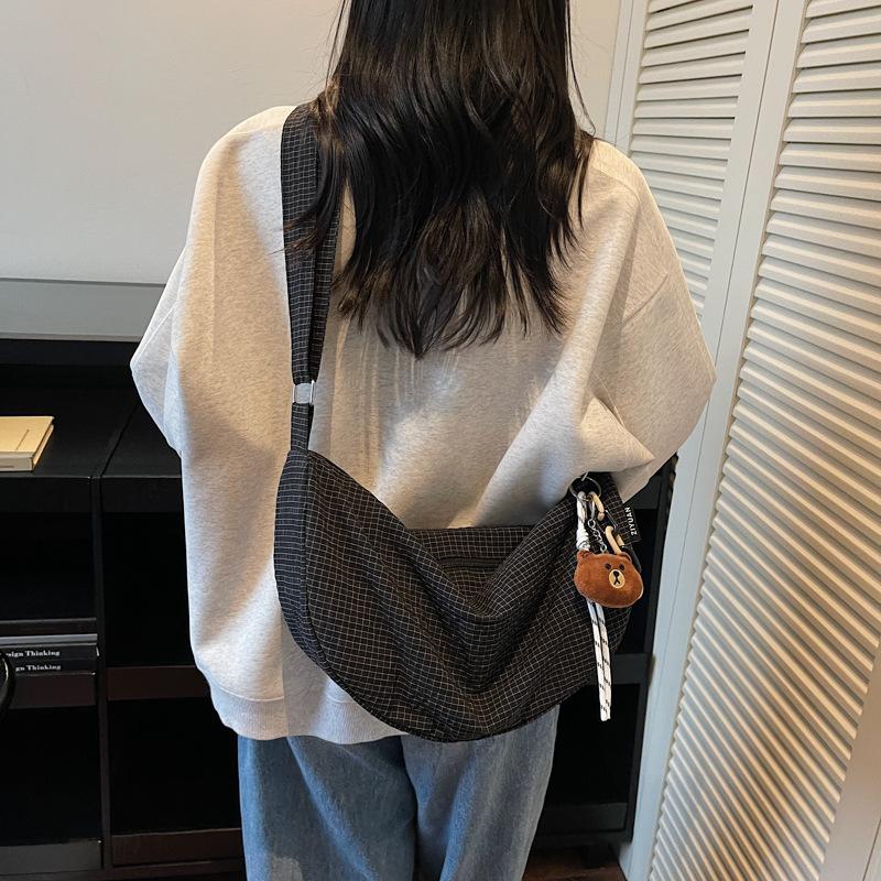 Autumn New Personality Simple Fashion Trend Shoulder Messenger Bag 2025 Casual Women Foreign Style Large Capacity Bag