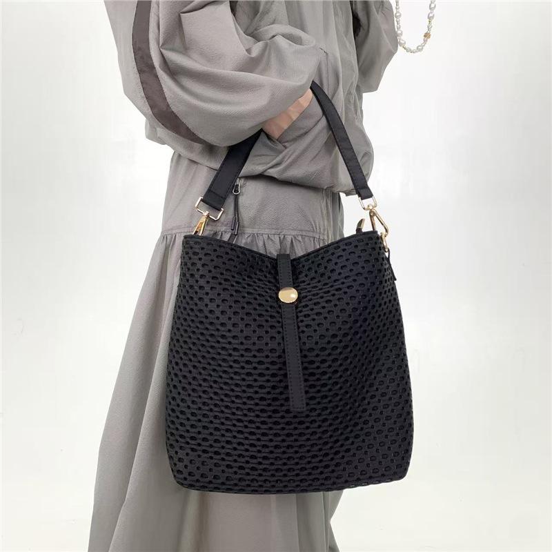 Ladies Casual Mesh Versatile Shoulder Bag Large Capacity Personalized Crossbody Handbag