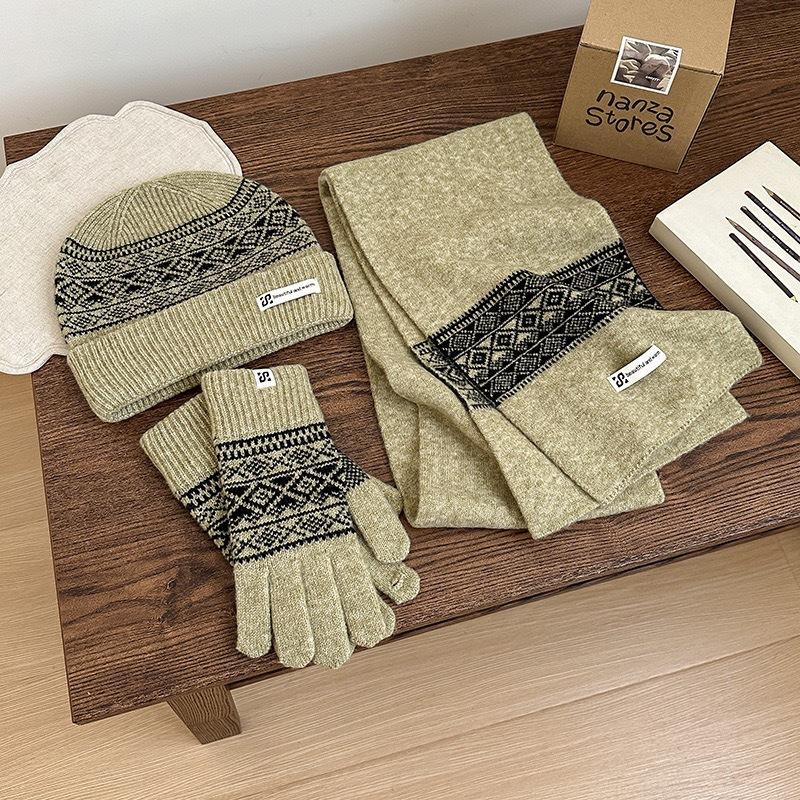 3Pcs Set Winter Hat Scarf Touchscreen Gloves Unisex Knitted Warm Beanie Neck Warmer Gloves Set For Autumn Winter Outdoor Daily Wear