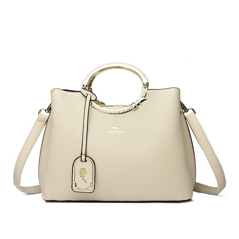 

This Elegant and Sophisticated Handbag Is A Soft Leather Single-shoulder Crossbody Bag бежевий