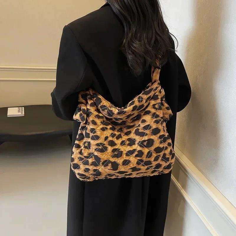 Women's cotton shoulder bag with leopard print  high capacity  embroidery  leisure line  unique shoulder bag