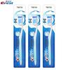 Escova de Dentes Crest Triple Care