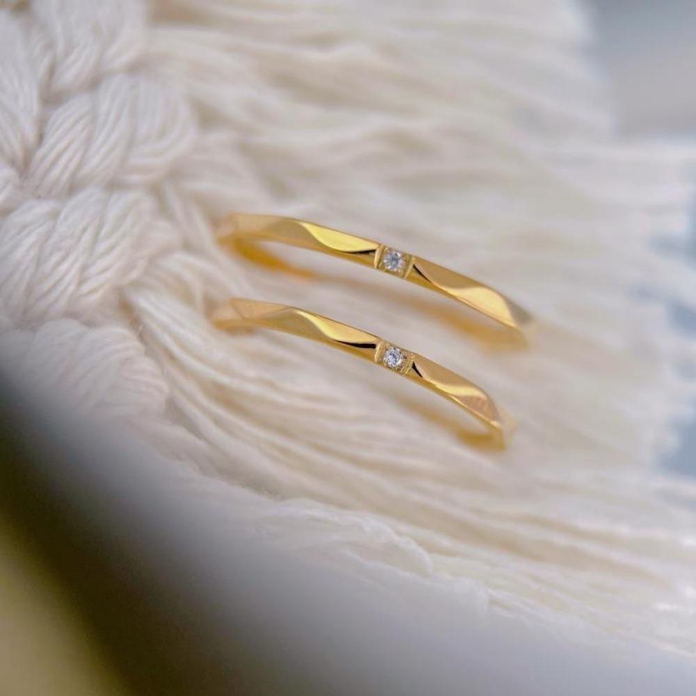 Minimalism Fashion Gold Color Zircon Plain Circle Finger Rings for Men Women Daily Wear Stainless Steel Jewelry Accessories Gift