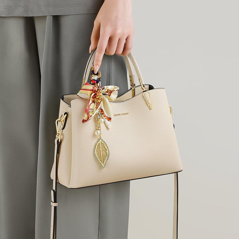 Bags New women's bags Leather messenger bags Summer high-end shoulder handbags Commuter bags
