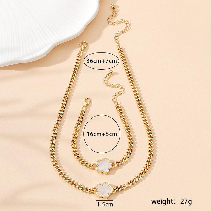 Nuovo Set Collana con Ciondolo a Fiore a Cinque Petali Portafortuna Multicolore più Venduto e Bracciale per Donna Regalo Gioielli Trendy Set Gioielli per Feste