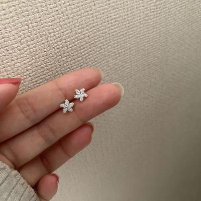 Mini Small Flower Earrings for Women, Fresh, Simple and Versatile Temperament and Personality Earrings