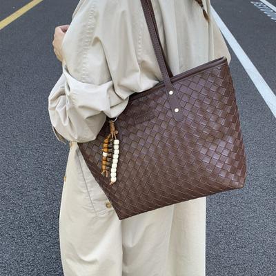 Premium Retro Bag Women's New Fashion Woven Pattern Shoulder Bag Large Capacity Portable Tote Bag