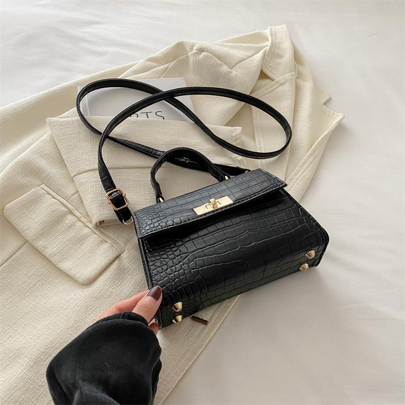 

Chic Retro One Shoulder Small Bag In Vibrant Colors Perfect For Daily Fashion