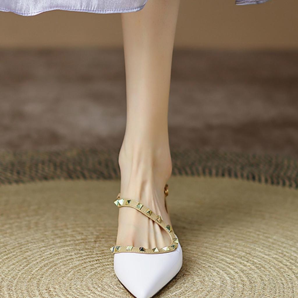 In the Summer of 2025, the New Patent Leather Versatile Rear Empty Single Shoes Women's Super Rivets, Shallow Mouth Pointed Head Flat Bottom Bag H