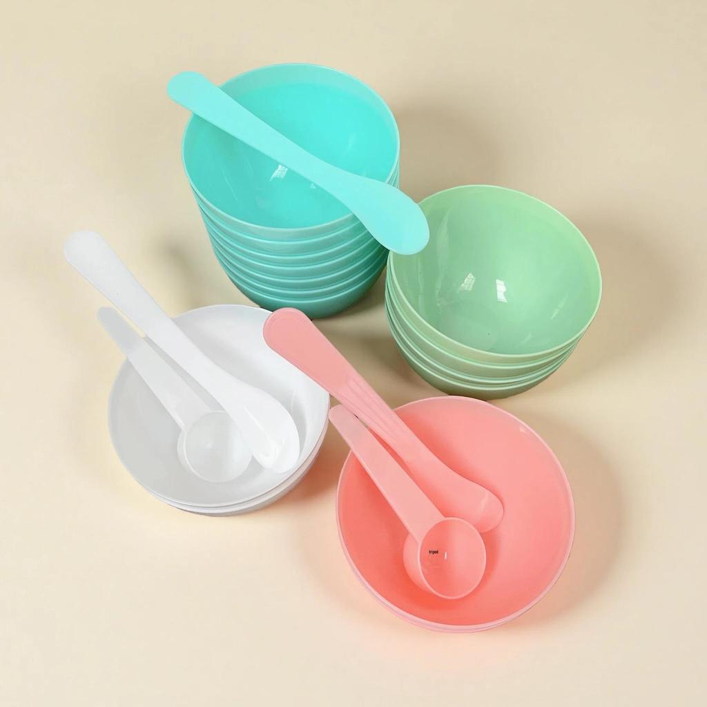 Three-Piece DIY Beauty Set: Mixing Bowl, Mask Stick, Measuring Spoon, Silicone Brush, and Bowl Set