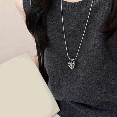 Versatile Women's Necklace Pine Cone Charm Geometric Adjustable Chain for Sweaters Shirts Dresses Stylish Accessory