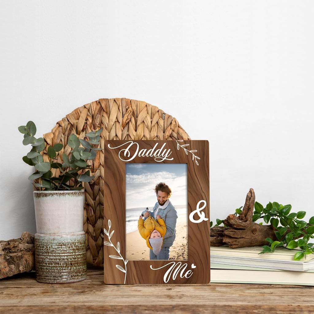Daddy Gift from Daughter Son, Daddy & Me Photo Frame, Holds 4 x 6 Inch Photo, Farmhouse Wooden Picture Frame Gifts, Dad Birthday Gifts Idea, Father's