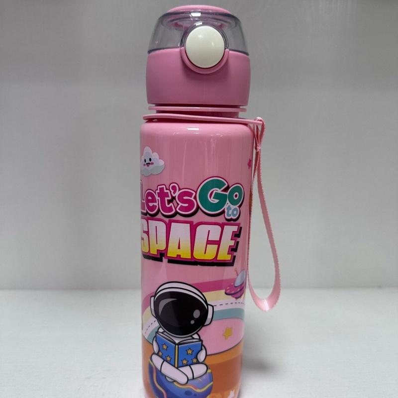 New Cartoon Astronaut Water Cup Kids Portable Handheld Straw Cup Plastic Cup with Pop-Up Lid розовый