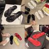 Letnie kapcie damskie skórzane kwadratowe Toe damskie mieszkania klapki japonki designerskie damskie slajdy sandały damskie buty luksusowe sandały