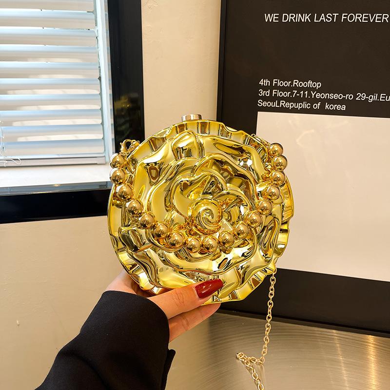 

Personalized flower acrylic bag women s 2025 new European and American fashion small fragrant wind beaded portable shoulder dinner bag