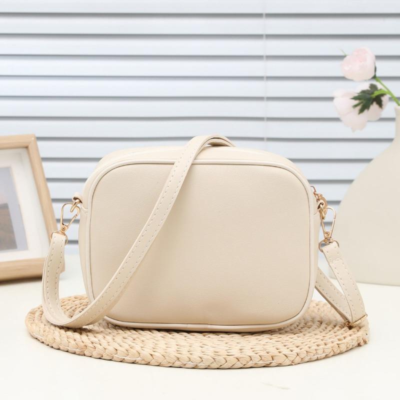 Embroidered flower shoulder bag, new spring and summer women's bag, embroidered flower accessories, messenger bag, one piece.