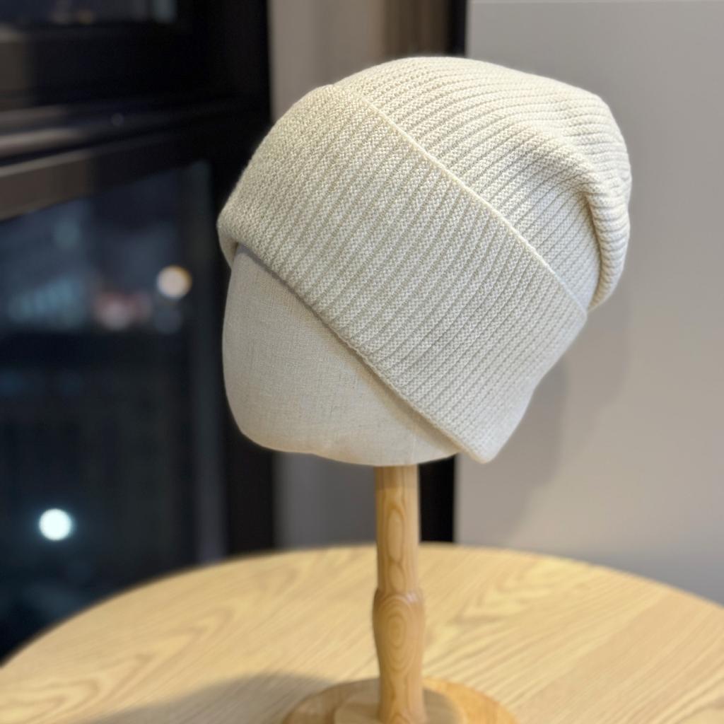 New Solid Color Small Fresh Warm Woolen Hat for Women In Autumn and Winter Cold Proof Ear Protection Cap Fashionable and Versatile  Casual and Trendy
