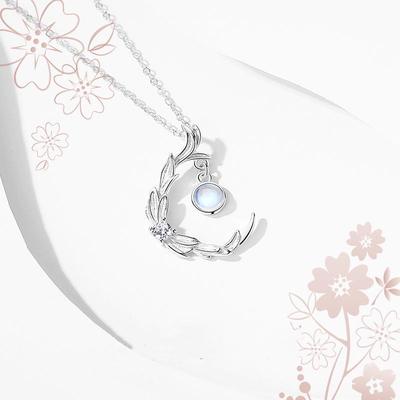 Flowery Moonstone Necklace: Elegant Clavicle Chain for Women - Ideal Birthday Gift for Best Friends