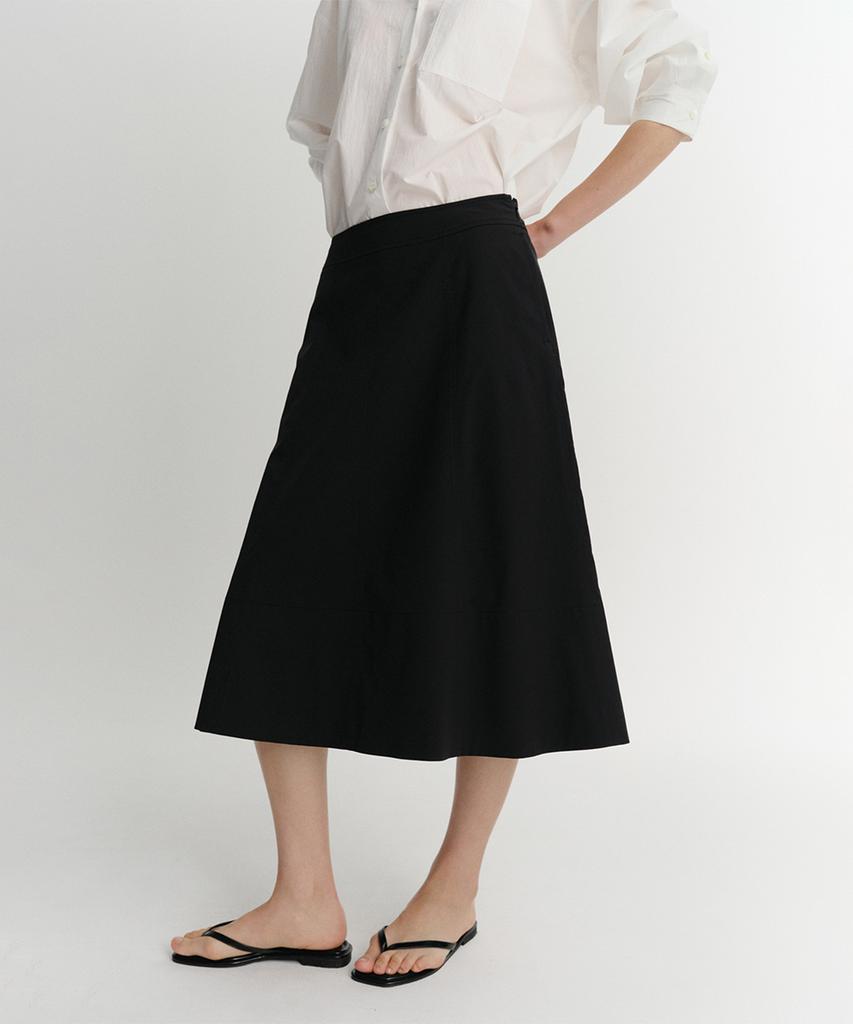 Ia Layn Stitch Line Skirt (Black)