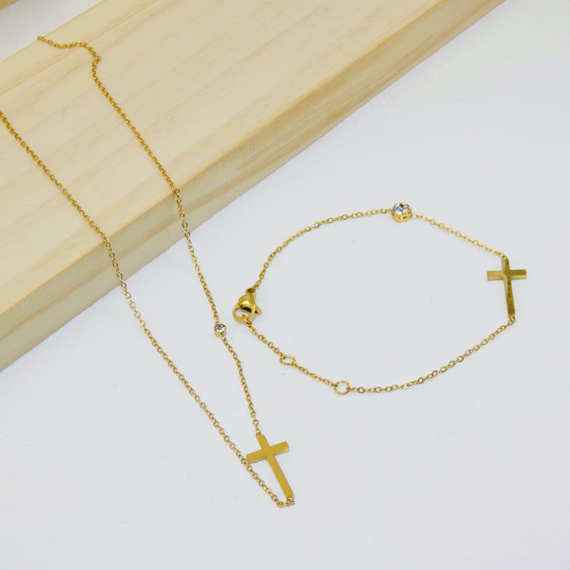 Non-fading Titanium Steel European and American Style Zircon Cross Necklace - Simple, Shiny Clavicle Chain
