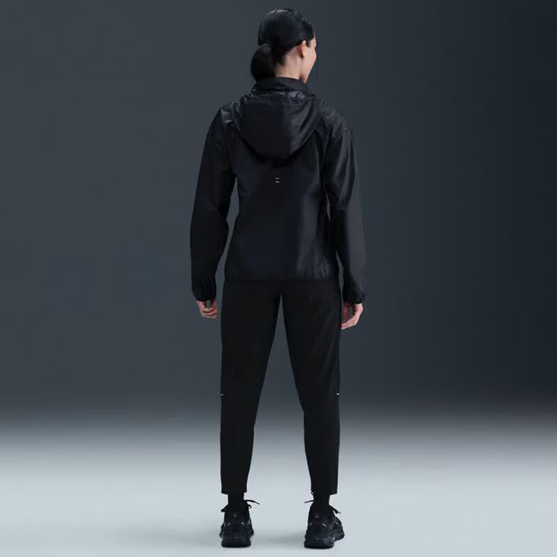 Nike Women's Outdoor Fitness Tapered Woven Pants
