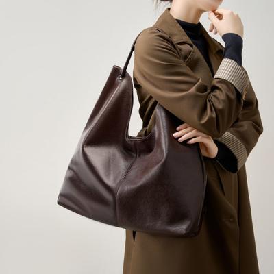 Plant-tanned Cowhide Popular Large Volume Textured Tote Bag with Every Single Shoulder Class Underarm Commuter Bag