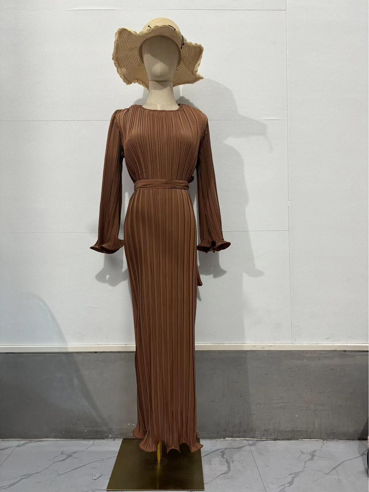 

Платье миди с плиссировкой и рукавами-трубами для женщин, осень 2024 г. XXL кофейный