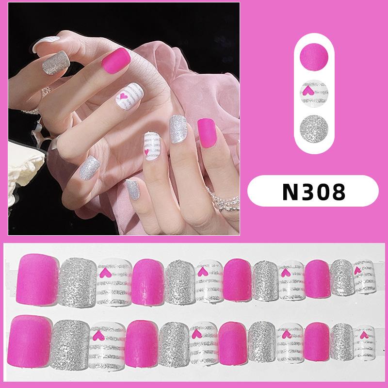 

Сладкие накладные ногти: Розово-красный с блестками, серебряные буквы и дизайн сердечка - милые и универсальные наклейки для накладных ногтей