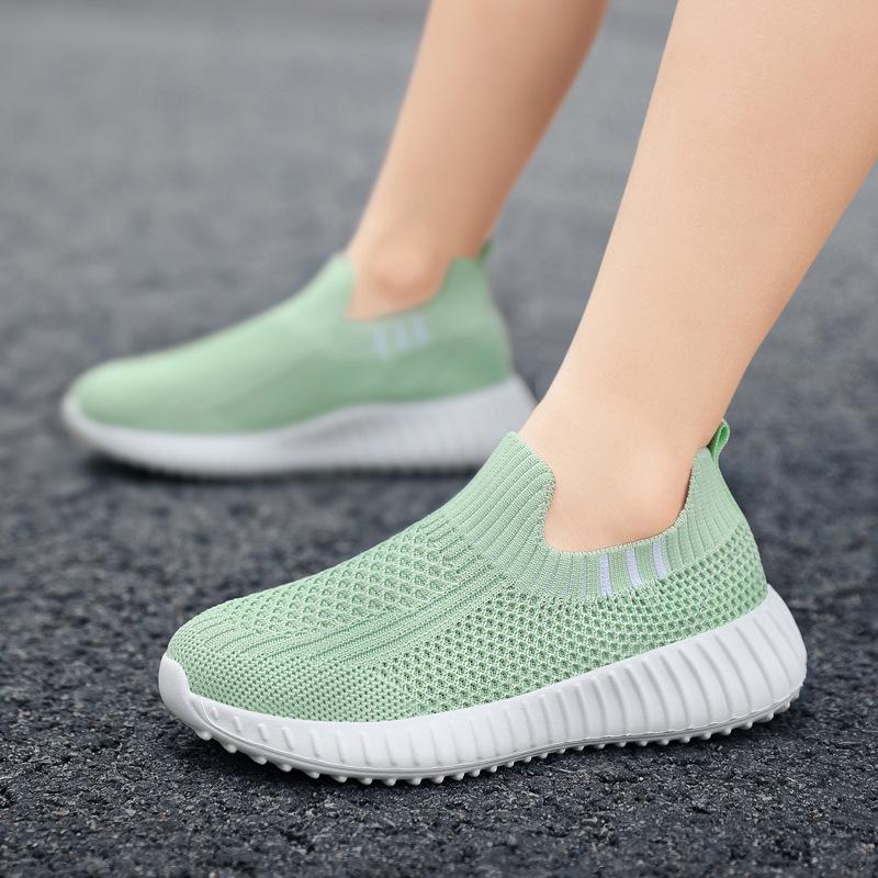 Boys' Breathable Mesh Slip-On Running Shoes - Spring/Autumn 2024