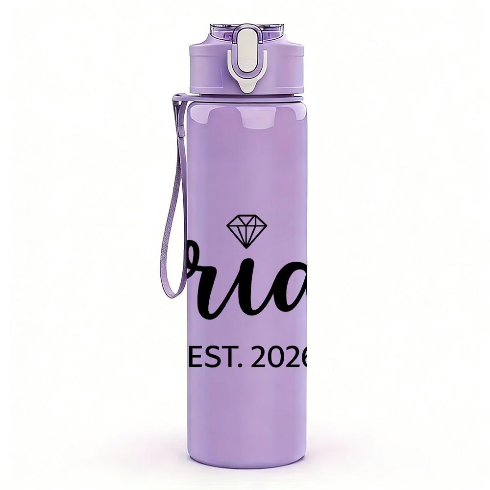 1PC Bride EST 2026 Minimal Script 750ml Color Plastic Sports Water Bottle Leakproof Flip Straw Lid Suitable for Sports Office Home Use