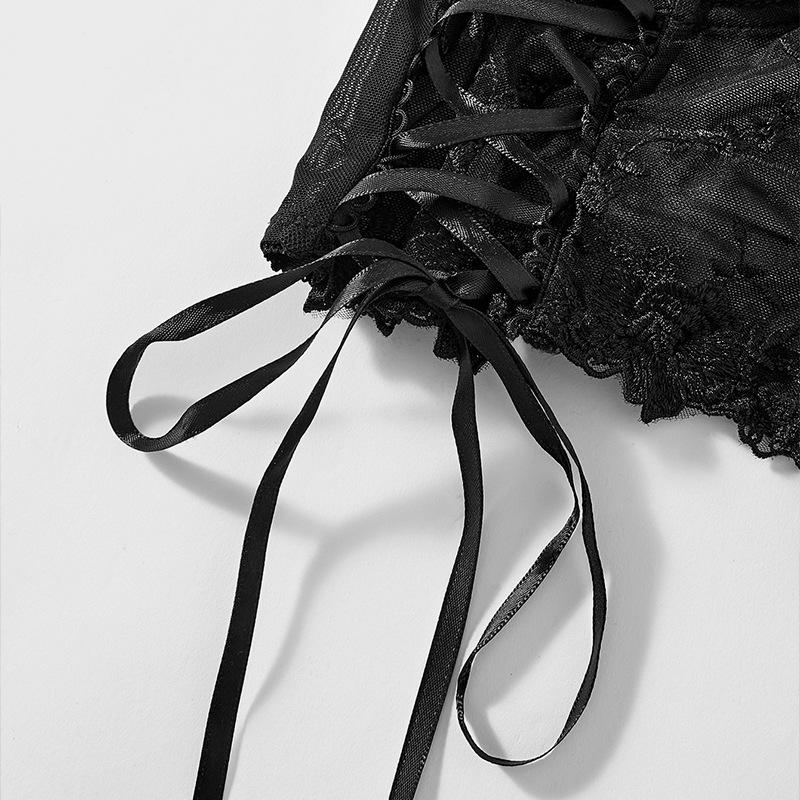 Corsete, îmbrăcăminte de damă la modă și elegantă