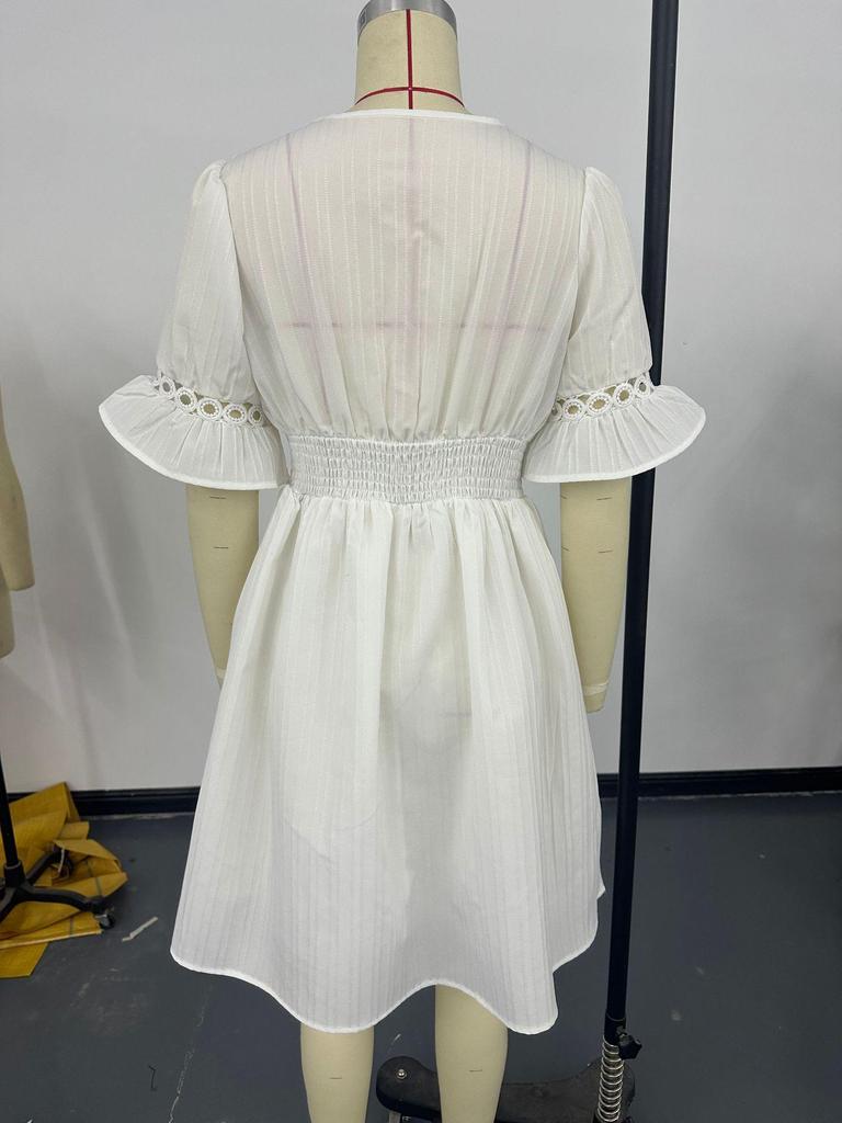 European & American Women's Summer V-neck Solid Color Dress with Patchwork Lace & Waist-cinching Design