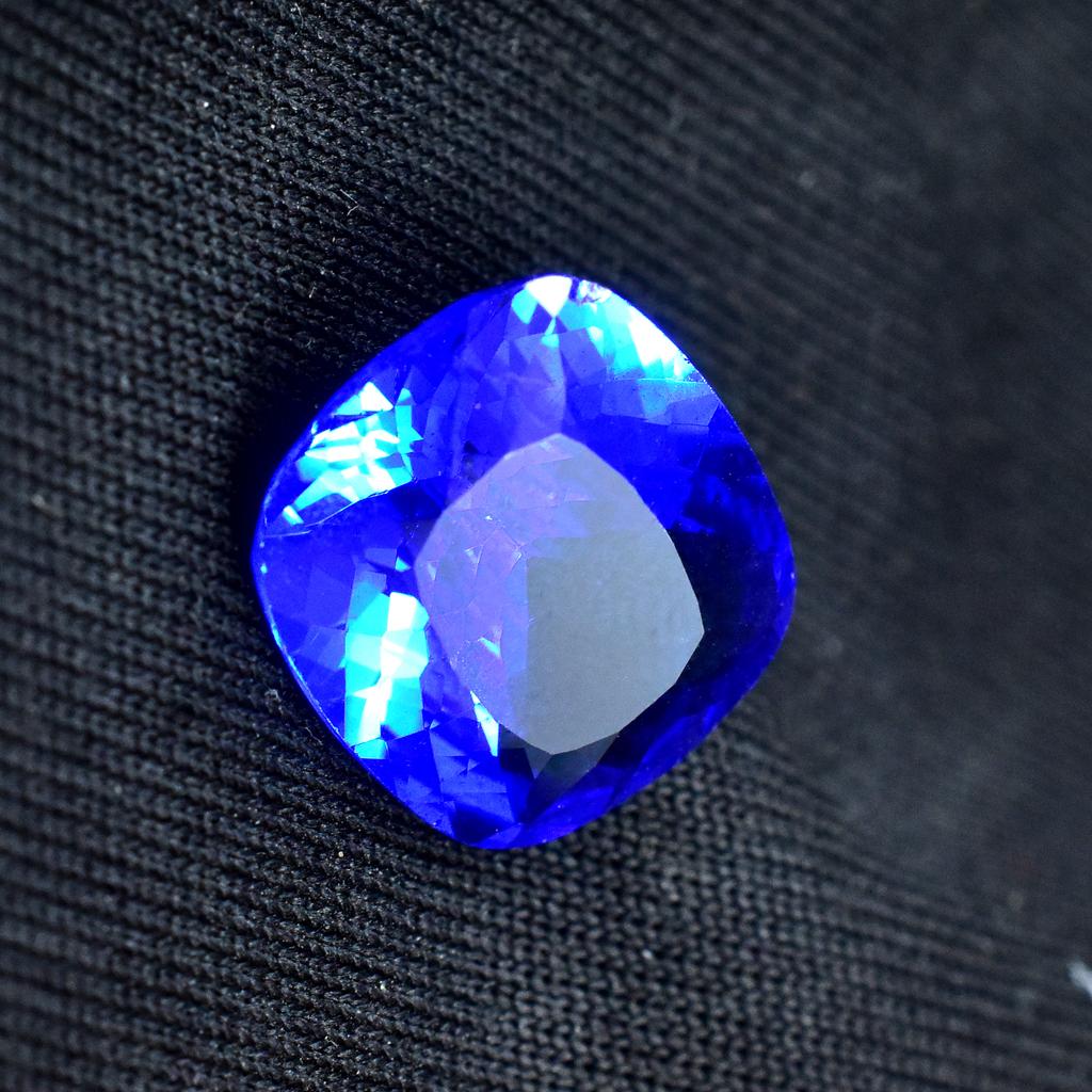 Brilliant 6.15 Carat Natural CERTIFIED Blue Sapphire Cushion Cut Loose Gemstone AR-6