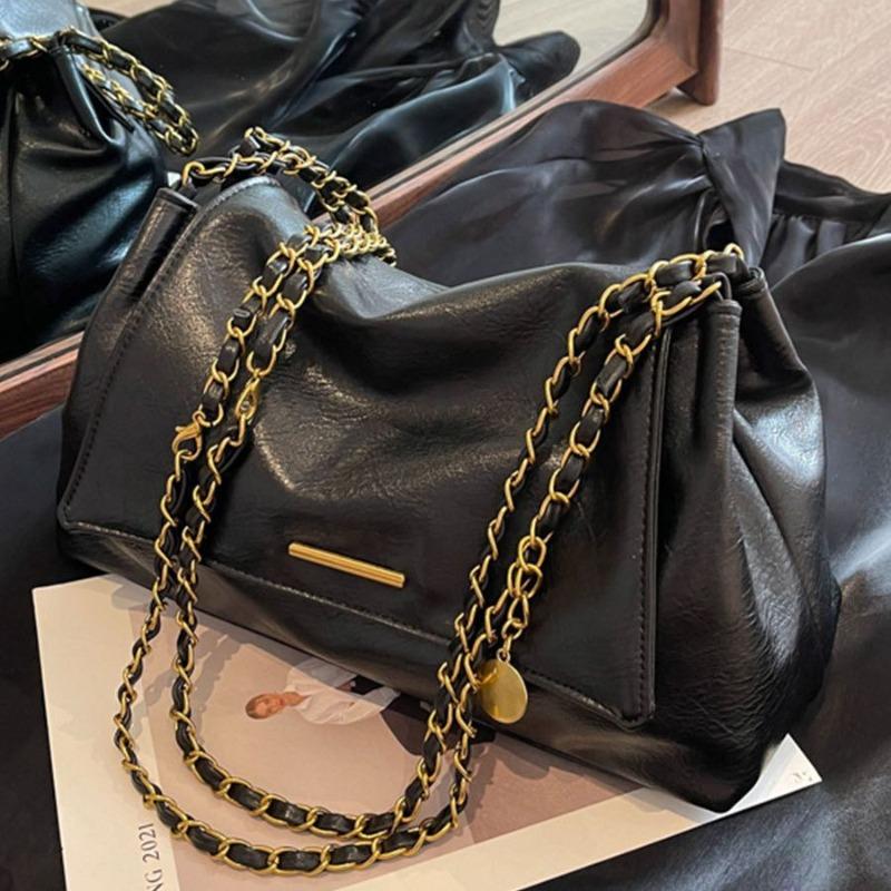 Fashion Flip Cover Soft Leather Totes Bags with Gold Chain Strap Messenger Bag Minimalist Metal Detail Spacious Shoulder Purse