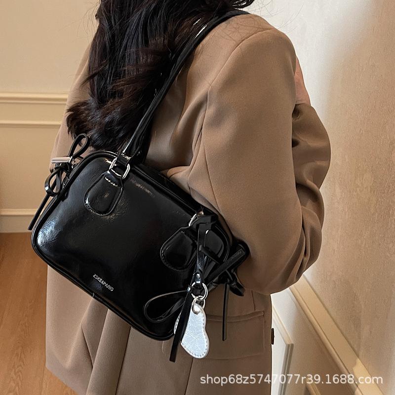 Retro pillow bag women's high-end sense small fresh handbag fashion literary bowling bag single shoulder messenger bag