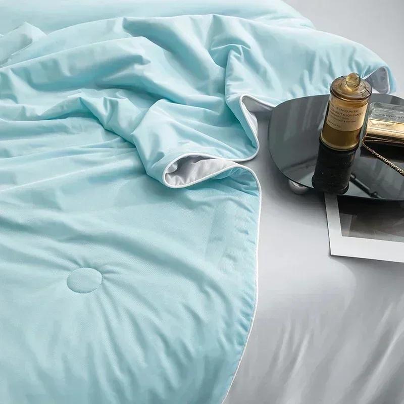 Air Conditioner Quilt Cooling Blankets Smooth Air Condition Comforter Lightweight Summer Quilt with Double Side Cold Cooling Fabric