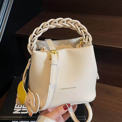 New Product Simple Style Texture Fashionable Portable Bucket Bag Femininity Commuting Versatile Casual PU Messenger Bag