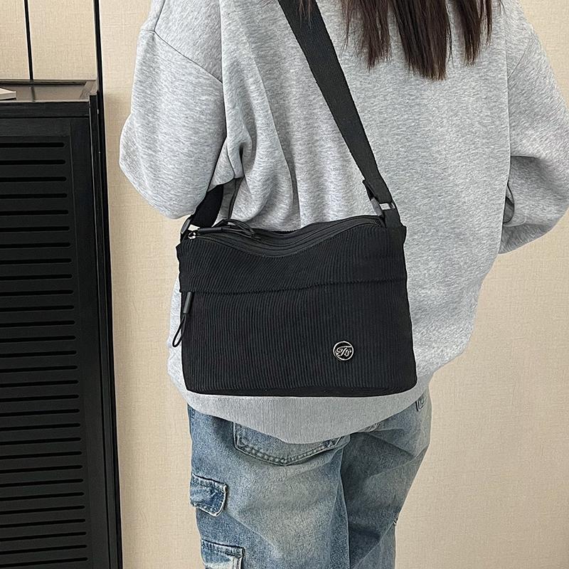 New Minimalist Fleece Women's Multi-Layer Shoulder Bag Versatile Crossbody Bag Multi-Layer Commuting Bag Crossbody Bag