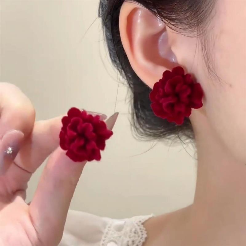 Elegant retro red flocked flower stud earrings women s fashion high-end temperament earrings fashion versatile simple earrings