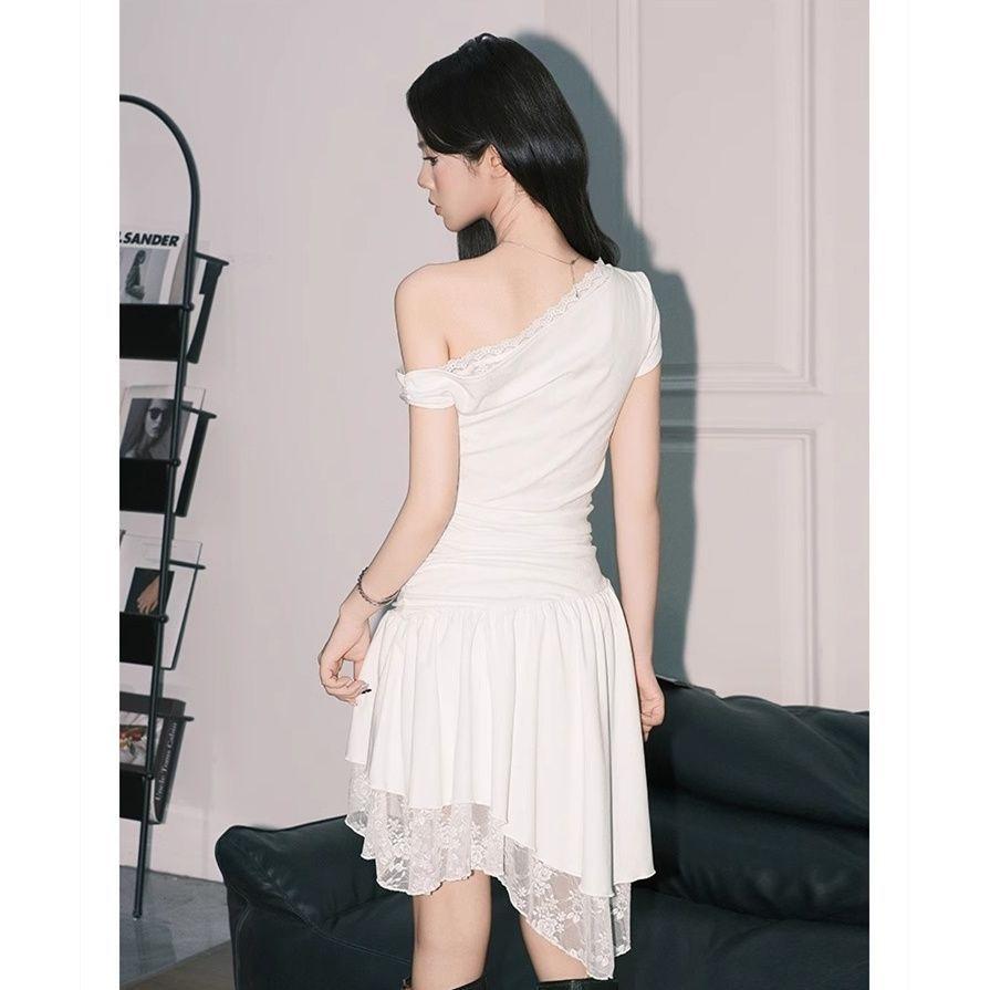 Summer new pure desire wind waist Spice Girl off-the-shoulder skirt white irregular slanted shoulder lace dress women