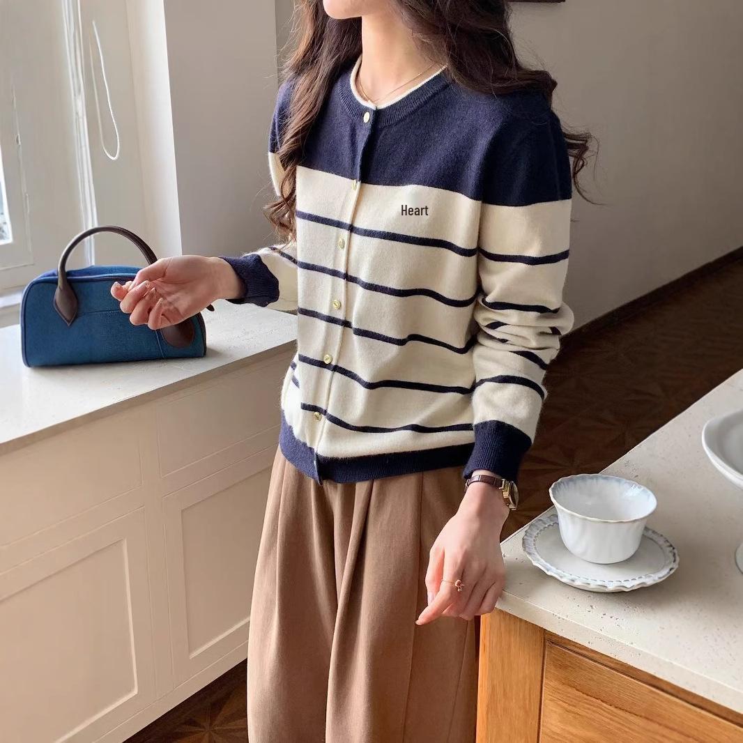 

Shanghai Laneige Soft Women s Embroidered Knit Sweater - 2024 Winter Collection One Size