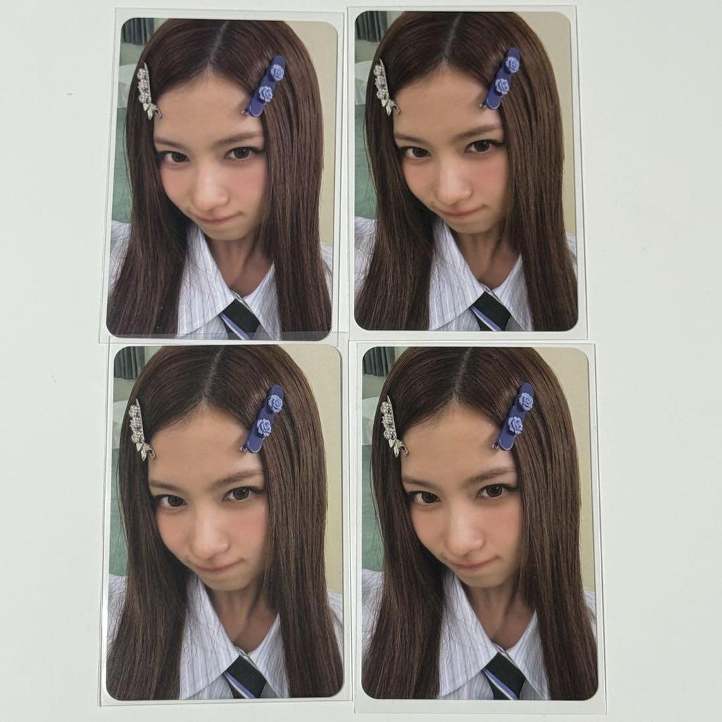 [USED] TWICE THIS IS FOR Trading Cards Sana 4 pieces