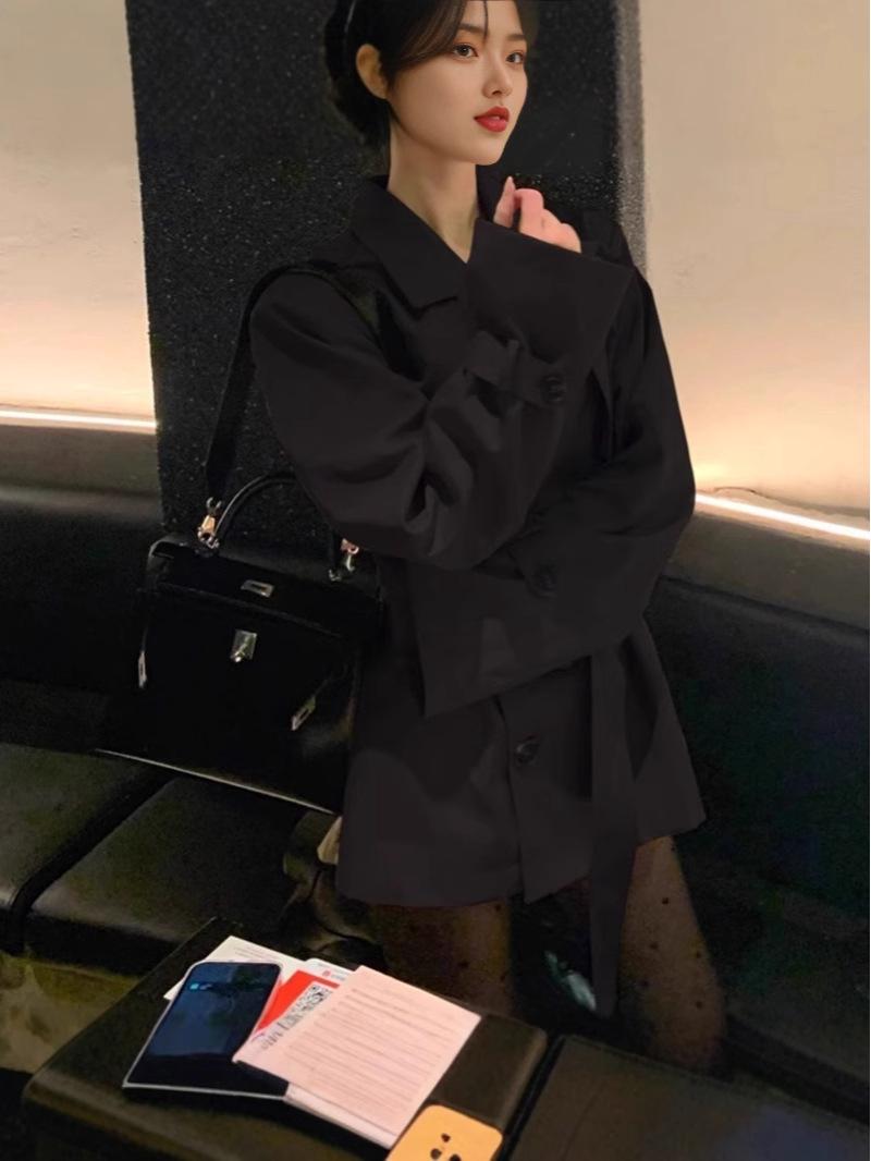 

Женский укороченный тренч цвета хаки, приталенного силуэта - Двубортный, Маленький размер, Весна/Осень 2025 S чёрный