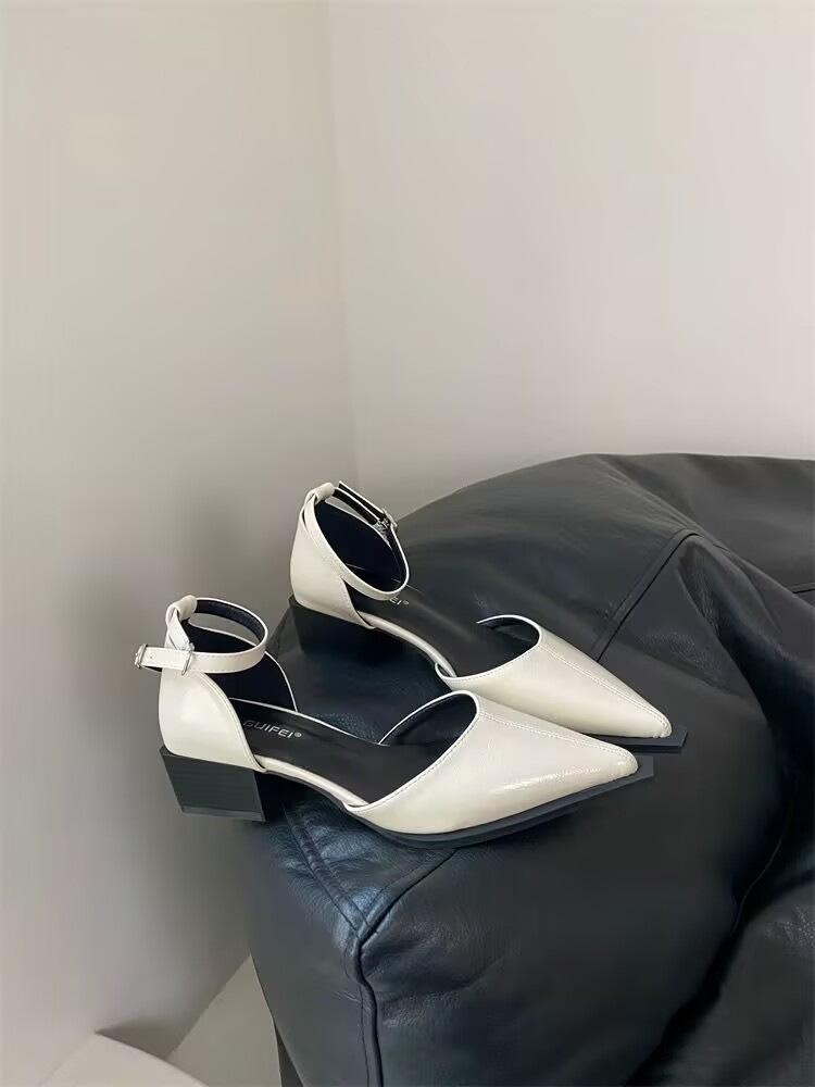 

French retro thick heel bag head sandals women s 2025 summer new temperament pointed one-word buckle belt hollow single shoes 35