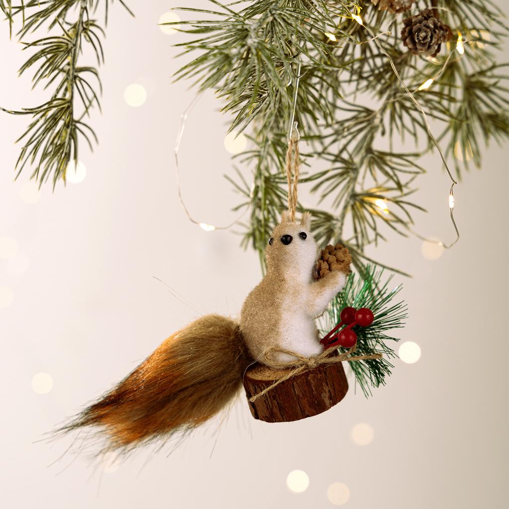 Realistic Foam Squirrel Hanging Ornament Christmas Tree Decor Woodland Animal Figurine with Faux Fur Tail Pine Cone Home Decor