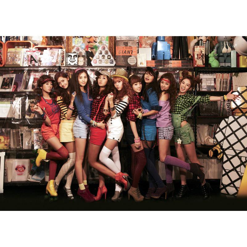 

Постер моди корейської групи Girls Generation: Декоративне настінне панно для інтернет-кафе або гуртожитку Yellow Kraft Paper (No Glue) 30X42 cm
