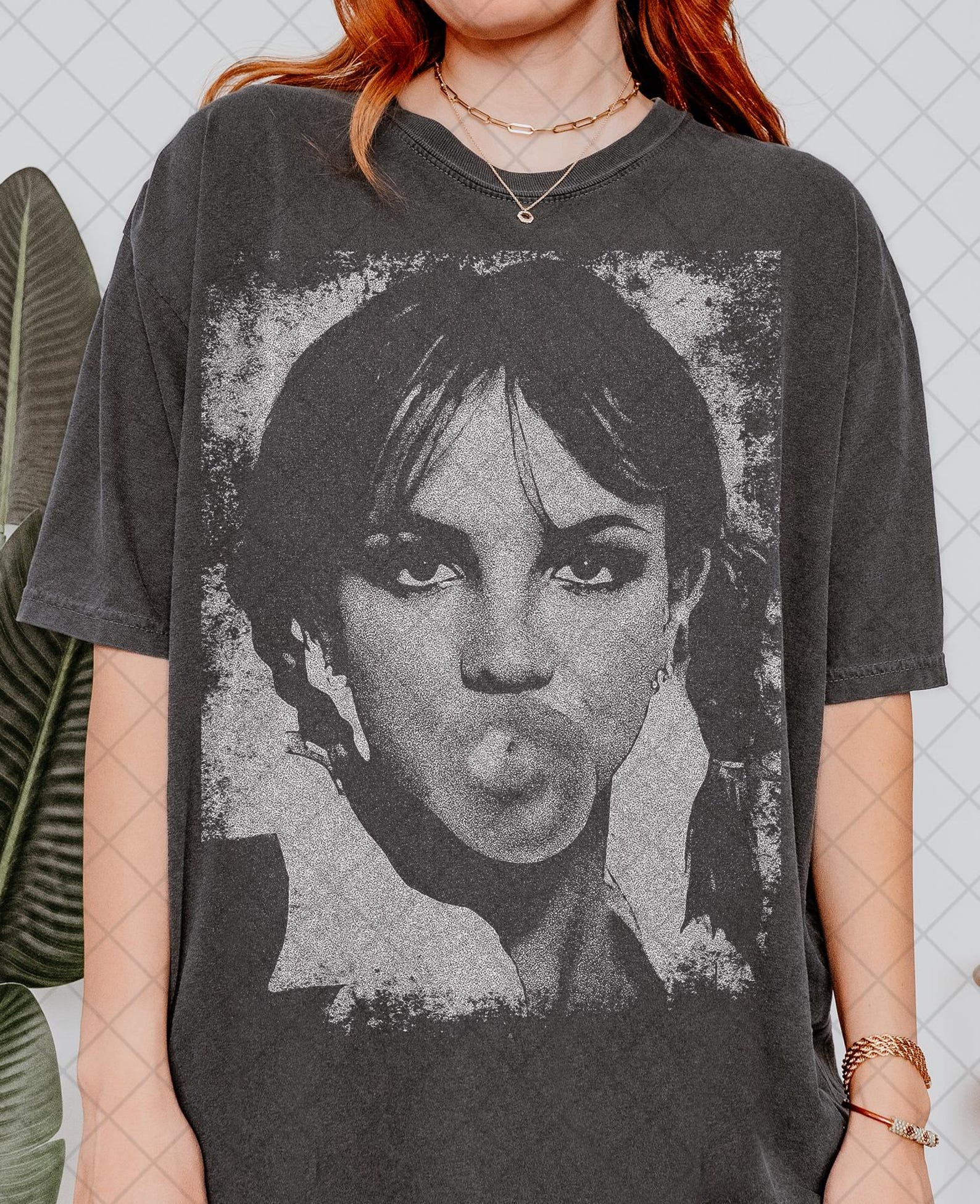 Comfort Colors Britney Spears bubble gum balloon Vintage T shirt, Vintage Britney Spears T shirt, Gift For Man & Women Unisex T shirt 4XL